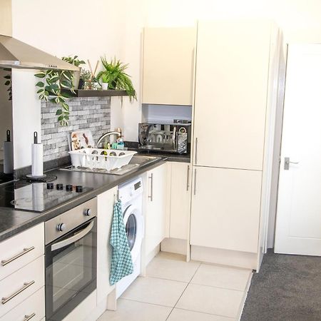 Cozy And Charming - 1 Bedroom Apartment - Free Parking, Transit Links, Close To Stadiums Manchester Exterior photo